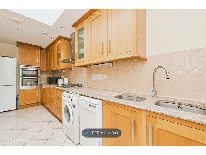 5 Bedroom Semi-Detached House To Rent In Lyndhurst Avenue, Twickenham, TW2