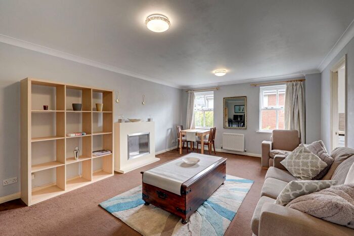 2 Bedroom Flat For Sale In Lullingstone Lane, Hither Green, SE13