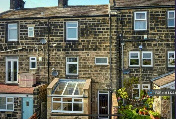 2 Bedroom Terraced House To Rent In Parkside, Horsforth, Leeds, LS18