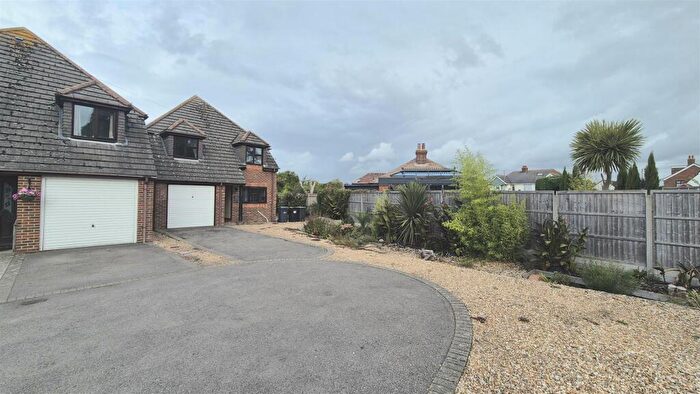 3 Bedroom Detached House To Rent In Havant Road, Hayling Island, PO11
