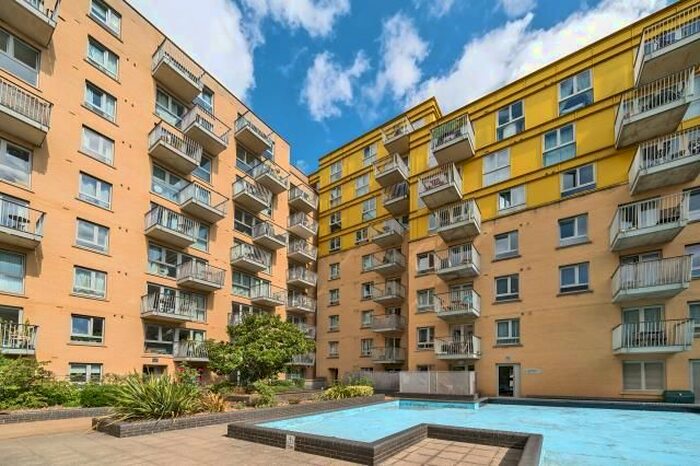 3 Bedroom Flat To Rent In Eden Grove, London, N7