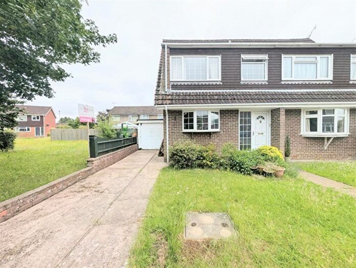 3 Bedroom Semi-Detached House For Sale In Salmon Drive, Bishopstoke, Eastleigh, SO50