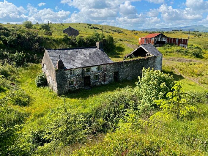 4 Bedroom Farm House For Sale In Dyffryn Cellwen, Neath, Neath Port Talbot., SA10