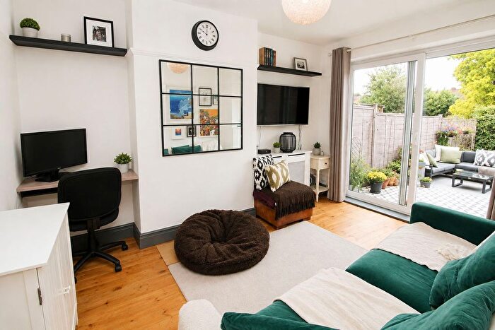 1 Bedroom Maisonette To Rent In Kingston Road, Staines-Upon-Thames, TW18