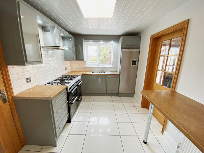 3 Bedroom Semi-Detached House To Rent In Wath Road, Brampton, Barnsley, S73