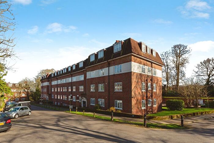 3 Bedroom Flat For Sale In Sudbury Hill, Harrow, HA1