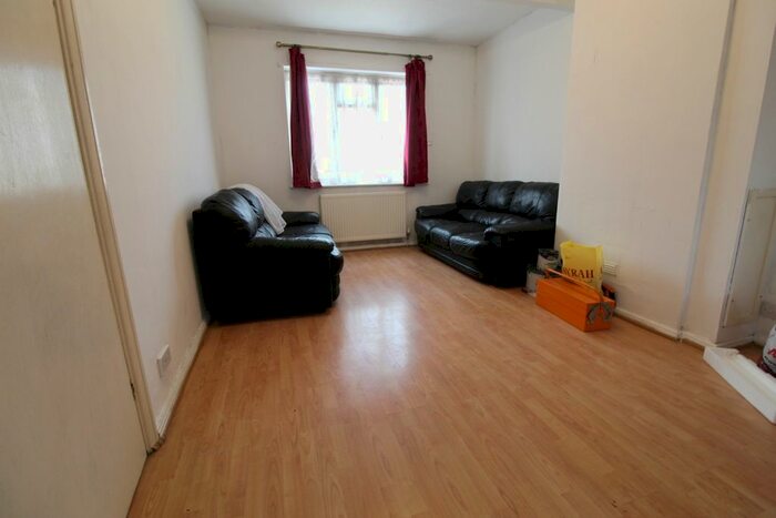 3 Bedroom Terraced House To Rent In Telford Road, Southall, UB1