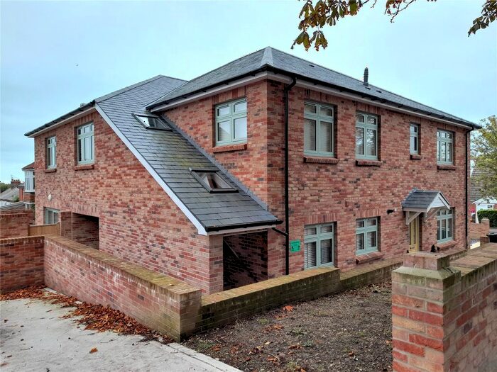 2 Bedroom Flat To Rent In Roman Road, Weymouth, Dorset, DT3