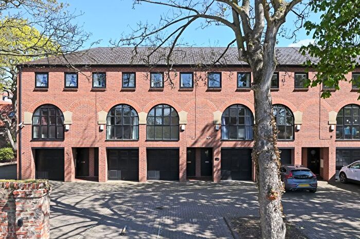 3 Bedroom Detached House For Sale In County House Mews, Monkgate, York, YO31