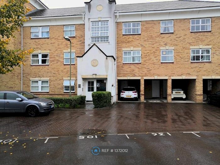 1 Bedroom Flat To Rent In International Way, Sunbury-On-Thames, TW16