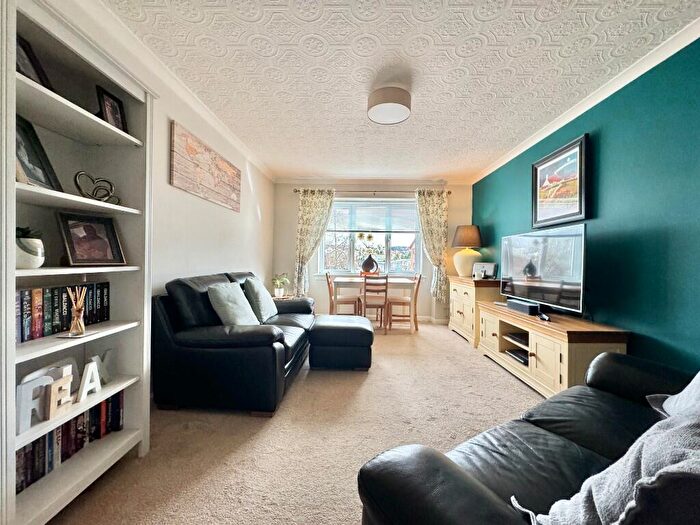 2 Bedroom Flat For Sale In Hunter Gardens, Bonnybridge, FK4