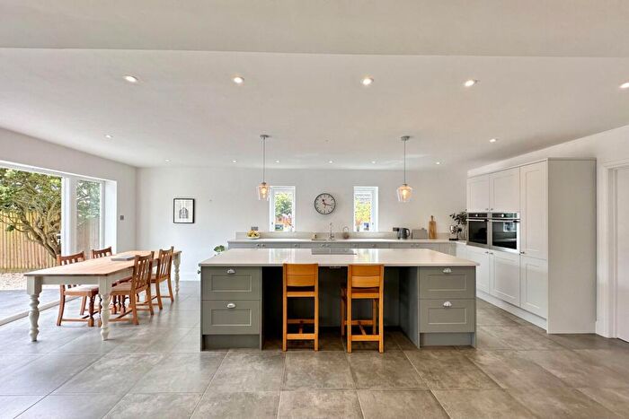 5 Bedroom Detached House For Sale In Knottocks End, Beaconsfield, HP9