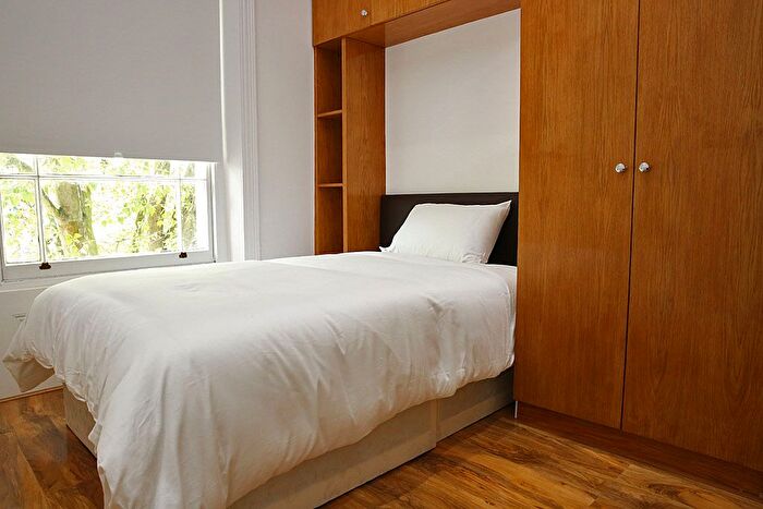 Studio To Rent In Inverness Terrace, London, W2