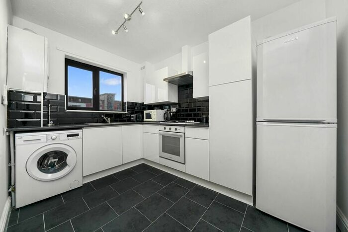 1 Bedroom Flat To Rent In Hewison Street, London, E3
