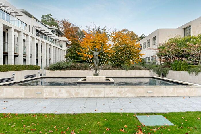 3 Bedroom Flat To Rent In Charters Court, Sunningdale, SL5