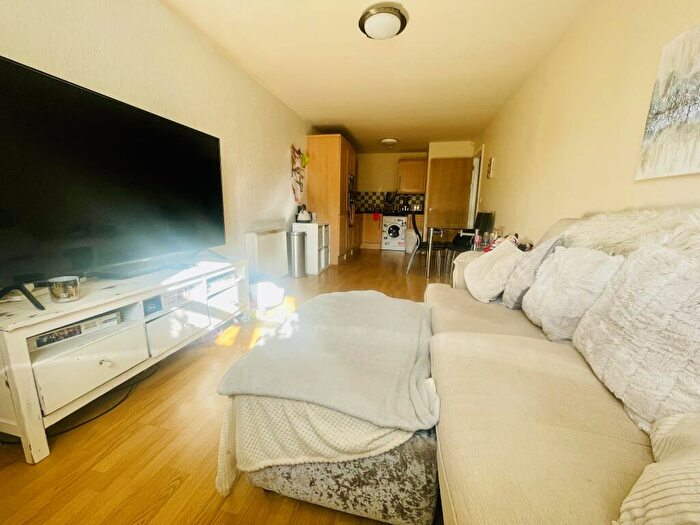 2 Bedroom Apartment To Rent In Brackendale, BD10