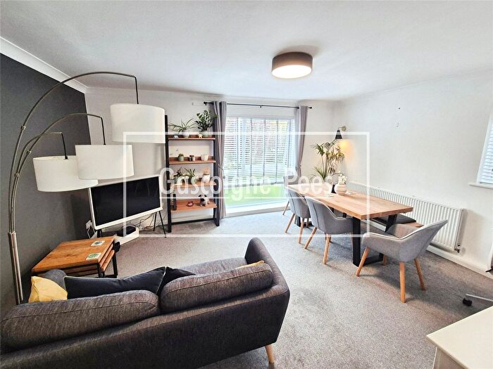 2 Bedroom Flat For Sale In Lambourn Grove, Kingston Upon Thames, Surrey, KT1