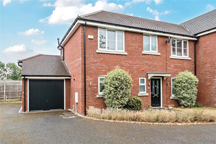 3 Bedroom Semi Detached House For Sale In Hersham Road, Hersham, KT12