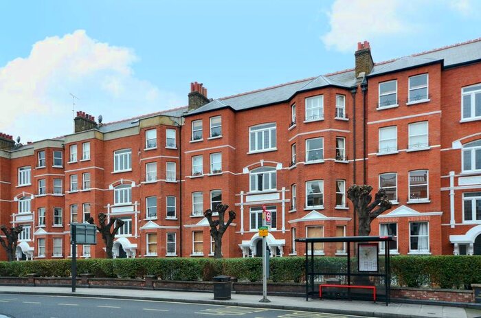 2 Bedroom Flat To Rent In Fulham Road, Parsons Green, London, SW6