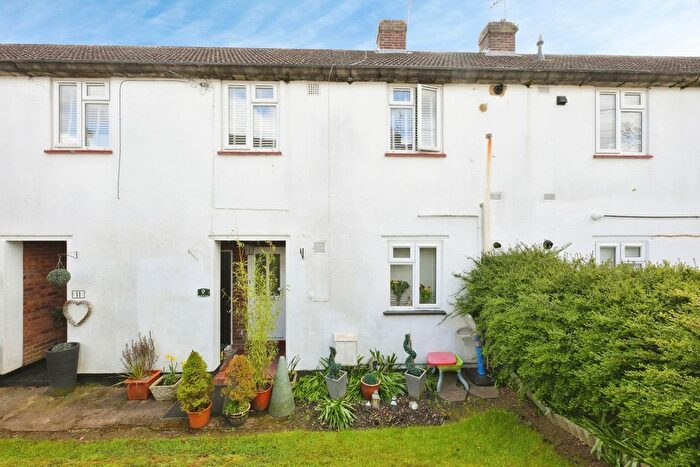 1 Bedroom Maisonette For Sale In Hawbush Close, Welwyn, Hertfordshire, AL6