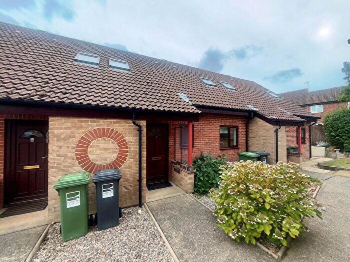 3 Bedroom Chalet For Sale In Waterfield Meadows, North Walsham, NR28
