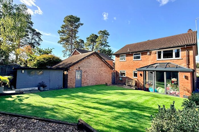 4 Bedroom Detached House For Sale In Fernwood Close, Ringwood, BH24
