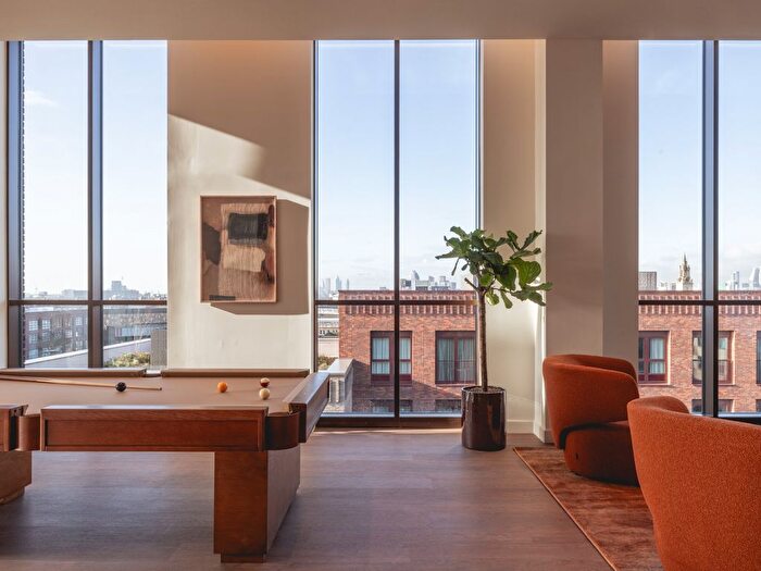 Studio To Rent In , SE16