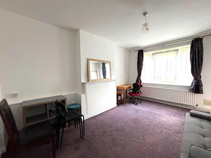 3 Bedroom Flat To Rent In Boundary Road, St Johns Wood, NW8