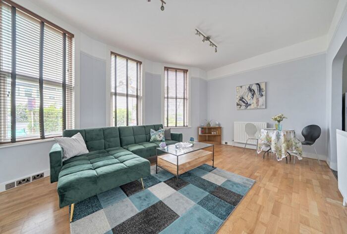 1 Bedroom Flat For Sale In Upper Grosvenor Road, Tunbridge Wells, Kent, TN1
