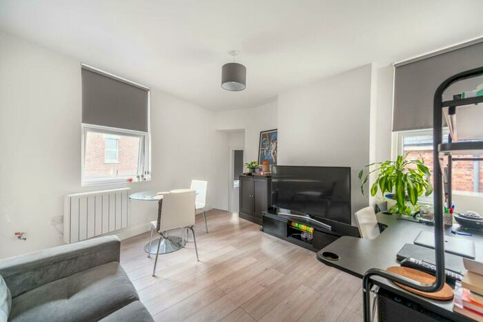 1 Bedroom Flat To Rent In Chapter Road, Willesden, London, NW2