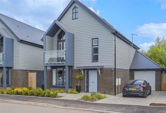 5 Bedroom Detached House To Rent In Bulrush Way, Broxbourne, EN10