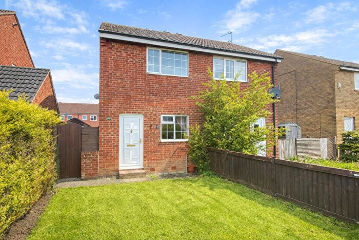 2 Bedroom Semi Detached House For Sale In Silvertree Walk, Goole, DN14