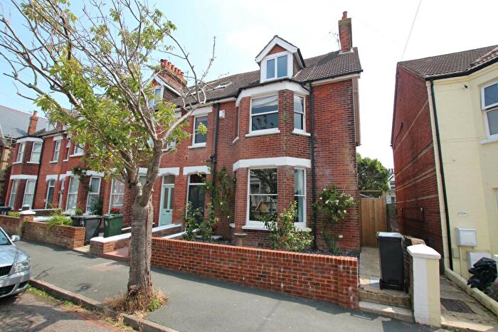 5 Bedroom Semi-Detached House For Sale In Bedford Grove, Eastbourne, BN21