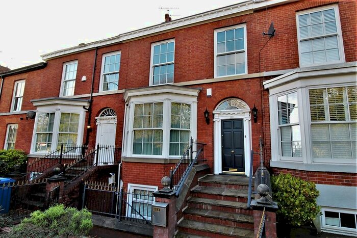 3 Bedroom Mews House To Rent In Wellington Road North, Stockport, SK4