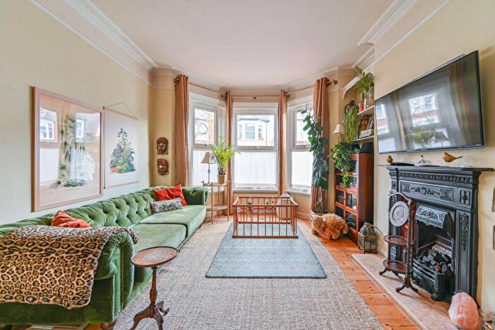 3 Bedroom Semi-Detached House To Rent In Queens Road, Bromley, BR1