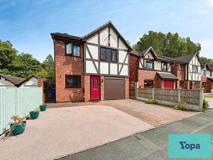 4 Bedroom Detached House For Sale In Danebower Road, Trentham, Stoke-on-trent, ST4