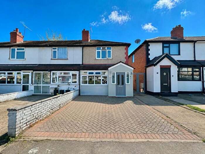 2 Bedroom End Of Terrace House For Sale In Whittington Avenue, Hayes, UB4