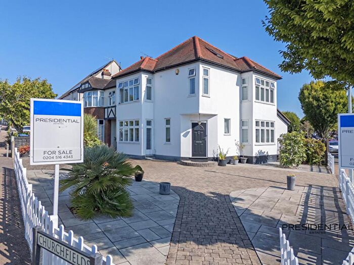 4 Bedroom Detached House For Sale In Churchfields, Loughton, IG10