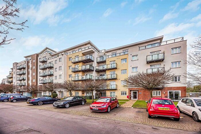 2 Bedroom Flat For Sale In Gisors Road, Southsea, PO4