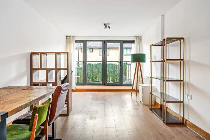 4 Bedroom Apartment For Sale In Stean Street, Hackney, London, E8