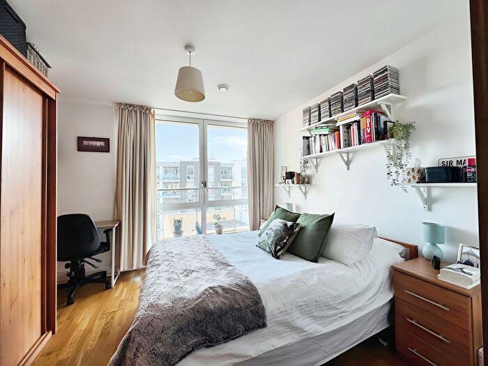 1 Bedroom Flat For Sale In Ealing Road, Brentford, TW8