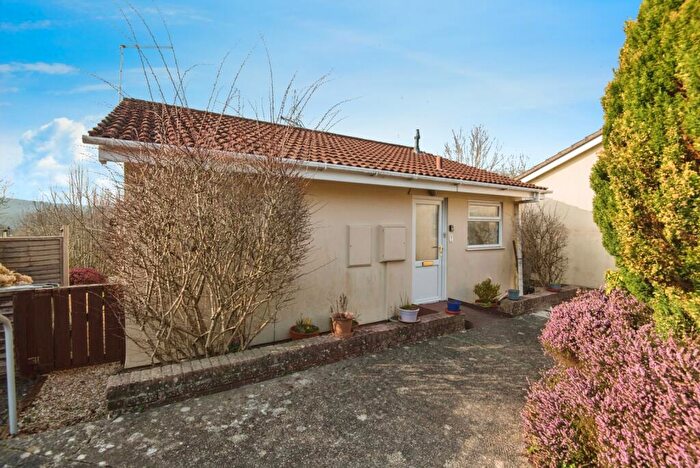1 Bedroom Bungalow For Sale In Isis Close, Honiton, Devon, EX14