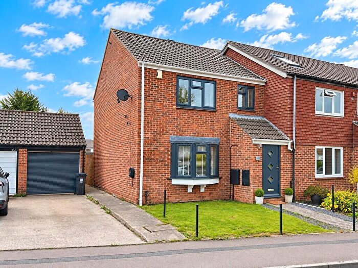 3 Bedroom End Of Terrace House For Sale In Lancaster Road, Yate, BS37