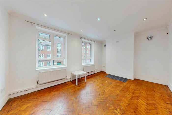 3 Bedroom Flat To Rent In Whites Square, London, SW4