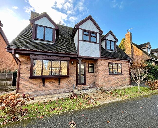 4 Bedroom Detached House To Rent In Bentham Road, Chesterfield, Derbyshire, S40