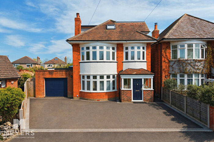 4 Bedroom Detached House For Sale In Hursley Close, Bournemouth, BH7