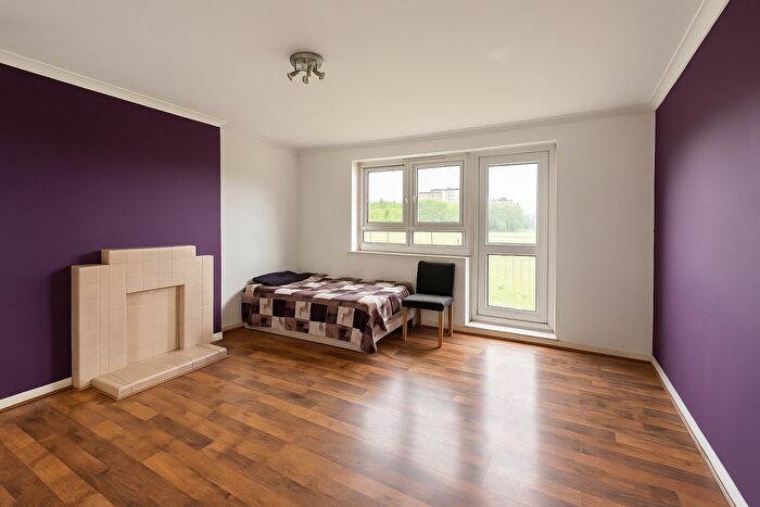 2 Bedroom Flat For Sale In Dukes Court, E6