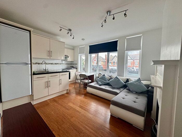 1 Bedroom Flat To Rent In Croydon Road, Beckenham, BR3