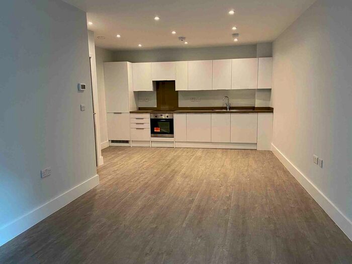 1 Bedroom Flat To Rent In Marsh Road, Pinner, HA5