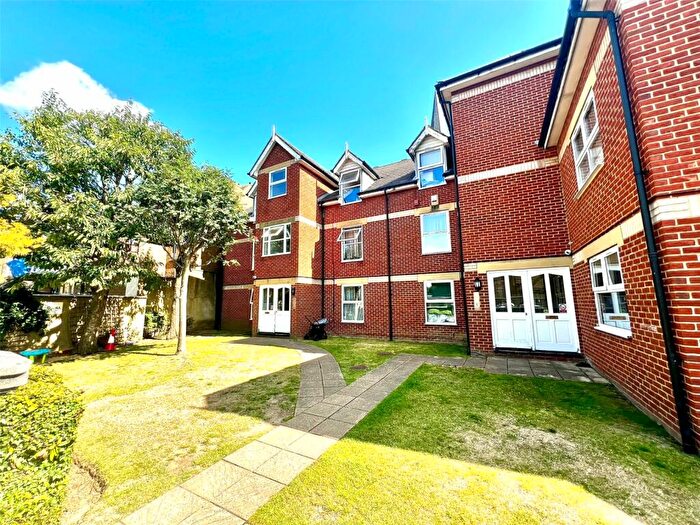 2 Bedroom Apartment To Rent In Cameron Road, Croydon, CR0